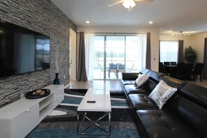House, 5 Bedrooms | Living area | TV