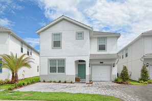 House, 6 Bedrooms | Front of property - Storey Lake 4743 (Kissimmee)