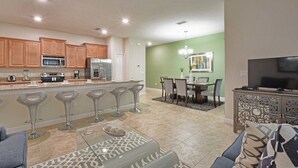 Maison en rangée, 4 chambres | 4 chambres, fer et planche à repasser, accès au Wi-Fi (inclus)