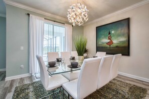 In-room dining - Storey Lake 4783 (Kissimmee)
