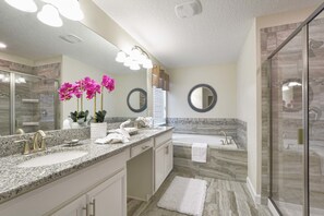 House, 6 Bedrooms | Bathroom | Combined shower/tub, towels - Storey Lake 4718 (Kissimmee)