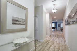 House, 6 Bedrooms | Interior