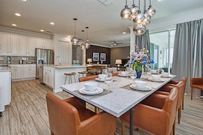 Villa, 6 Bedrooms | In-room dining - Sonoma Resort 3840 (Kissimmee)
