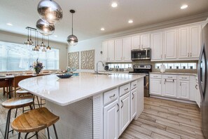 Vila, 6 quartos | Cozinha privada