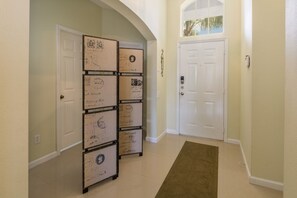 Villa, 4 Bedrooms | Hallway