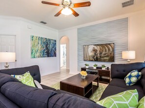 Townhome, 6 Bedrooms | Living area
