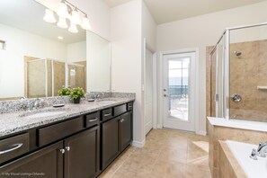 Villa, Plusieurs lits | Salle de bain