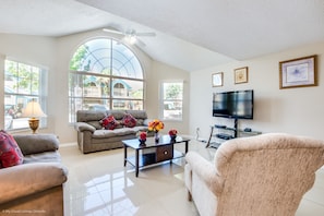 Townhome, 3 Bedrooms | Living area