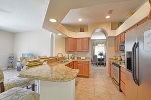 Casa, 4 camere da letto | Cucina privata | Frigorifero, lavastoviglie, pentole/stoviglie/utensili, freezer