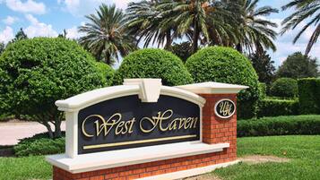 House, 4 Bedrooms | Property grounds