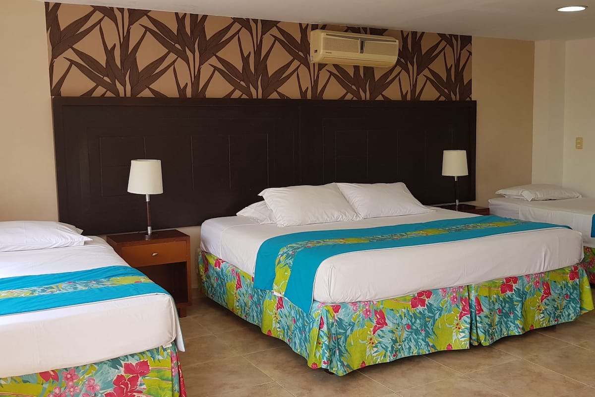 Minibar, wifi gratis, ropa de cama