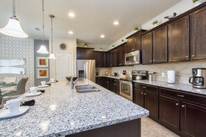 Townhome, 4 Bedrooms | Private kitchen