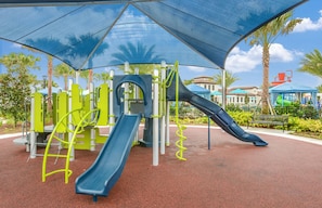 Casa, várias camas | Playground externo