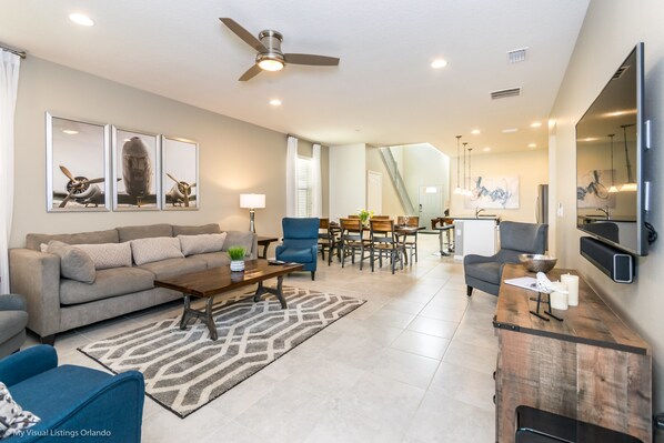 Villa, 6 Bedrooms | Living area | TV