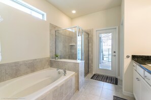 Villa, 6 Bedrooms | Bathroom