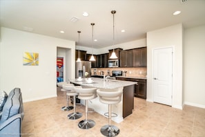 Villa, 5 Bedrooms | Private kitchen