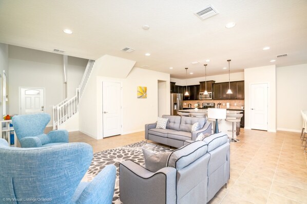 Villa, 5 habitaciones | Área de sala de estar