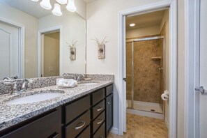 Resortwoning, 4 slaapkamers | Badkamer