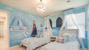 Villa, Multiple Beds | Children’s theme room