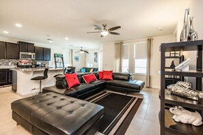 House, Multiple Beds (Fantastic 4 Bed 3 Bath Villa) | Living area