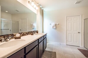 House, Multiple Beds (Fantastic 4 Bed 3 Bath Villa) | Bathroom sink - Fantastic 4 Bed 3 Bath Villa (Davenport)