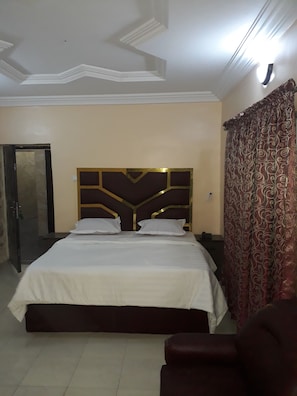 Habitación doble ejecutiva, 1 cama Queen size, vista a la ciudad | Ropa de cama