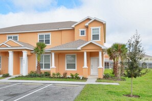 Townhome, 3 Bedrooms | Front of property