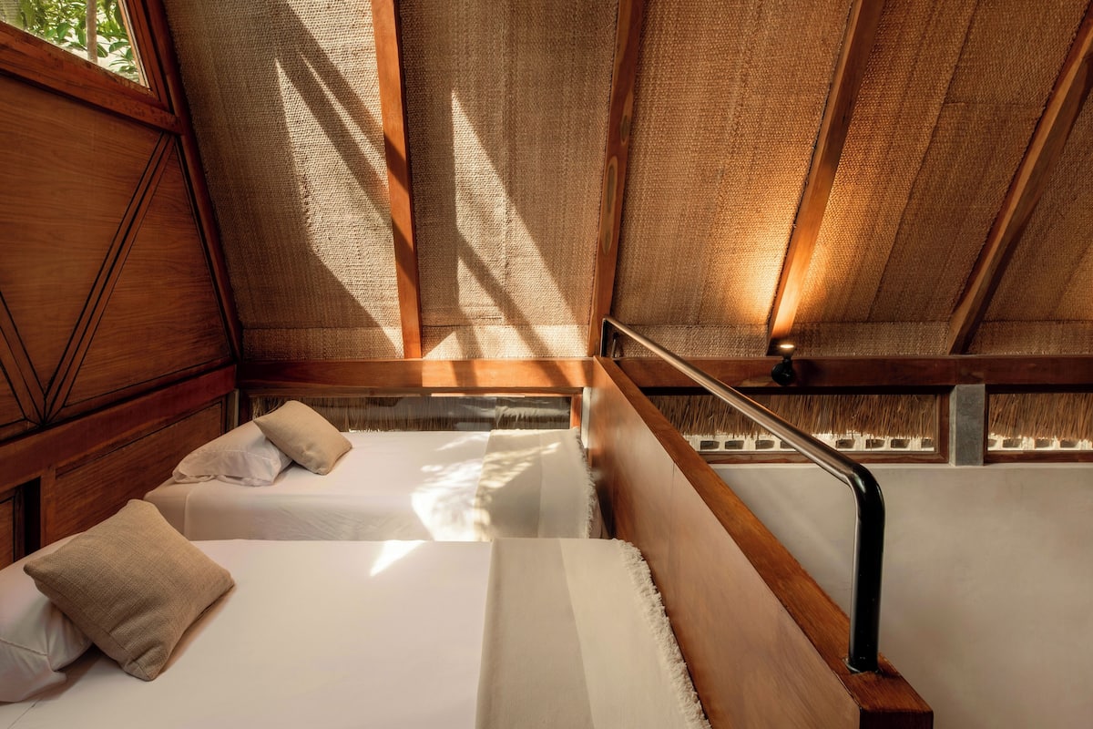 Design-Villa, 5 Schlafzimmer, Gartenblick | 1 Schlafzimmer, hochwertige Bettwaren, Betten mit Memory-Foam-Matratzen