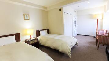 Basic Twin Room, 2 Twin Beds, Non Smoking | Desk, free WiFi