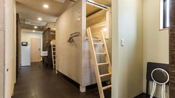 Quarto (2nd Floor, For 16 People) | 1 quarto, cofres nos quartos, ferros/tábuas de passar roupa