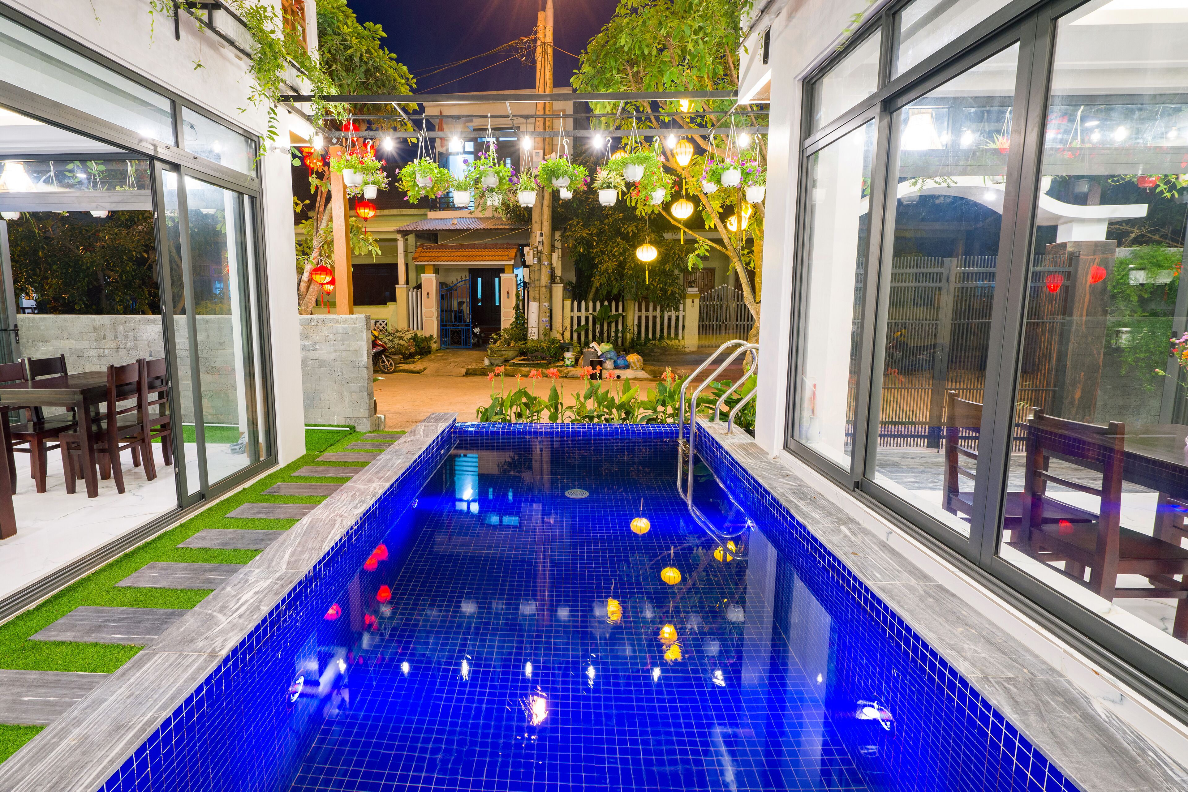 Kolam renang outdoor
