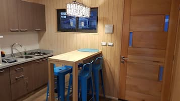 Business Apartment, 1 King Bed with Sofa bed, Beach View | Private kitchen | Fridge, oven, stovetop, coffee/tea maker