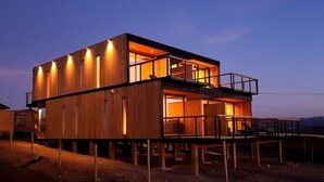 Front of property – evening/night - Simple y Puro Lodge (Navidad)