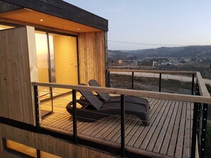 Business Apartment, 1 King Bed with Sofa bed, Beach View | Balcony - Simple y Puro Lodge (Navidad)