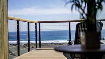 Appartamento Business, 1 letto king con divano letto, vista spiaggia | Vista balcone