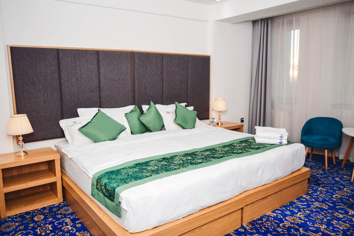 1 Schlafzimmer, Zimmersafe, Schreibtisch, Verdunkelungsvorhänge