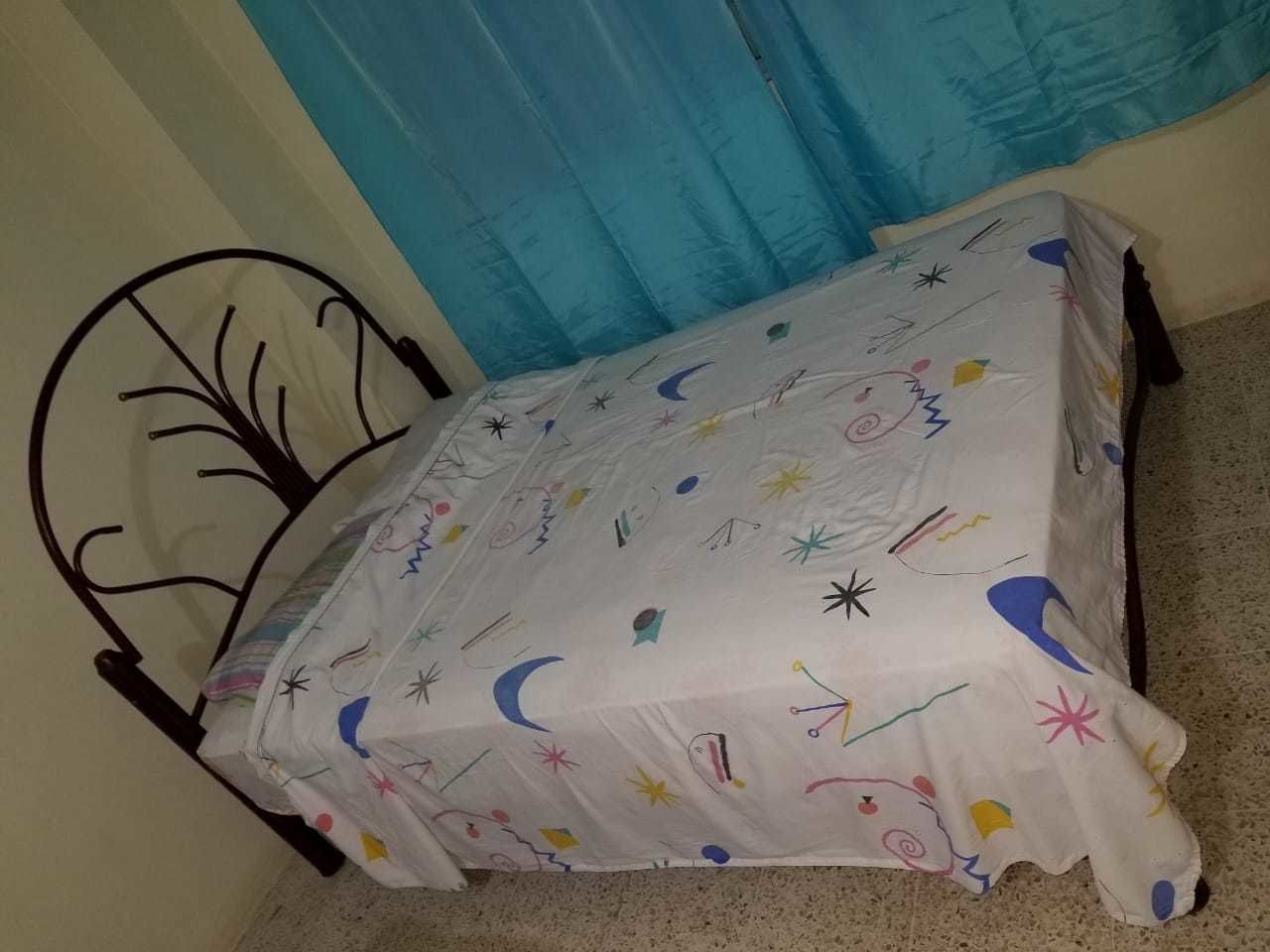 Wifi gratis y ropa de cama 