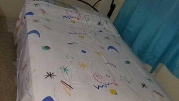 Habitación doble, 1 cama doble | Wifi gratis y ropa de cama