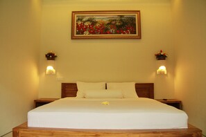 Desk, rollaway beds, free WiFi - Putri Homestay (Denpasar)