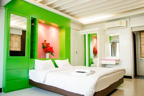 VIP Room | Blendingsgardiner, lydisolert, wi-fi (inkludert) og sengetøy