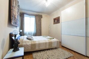 2 bedrooms, iron/ironing board, free WiFi, bed sheets