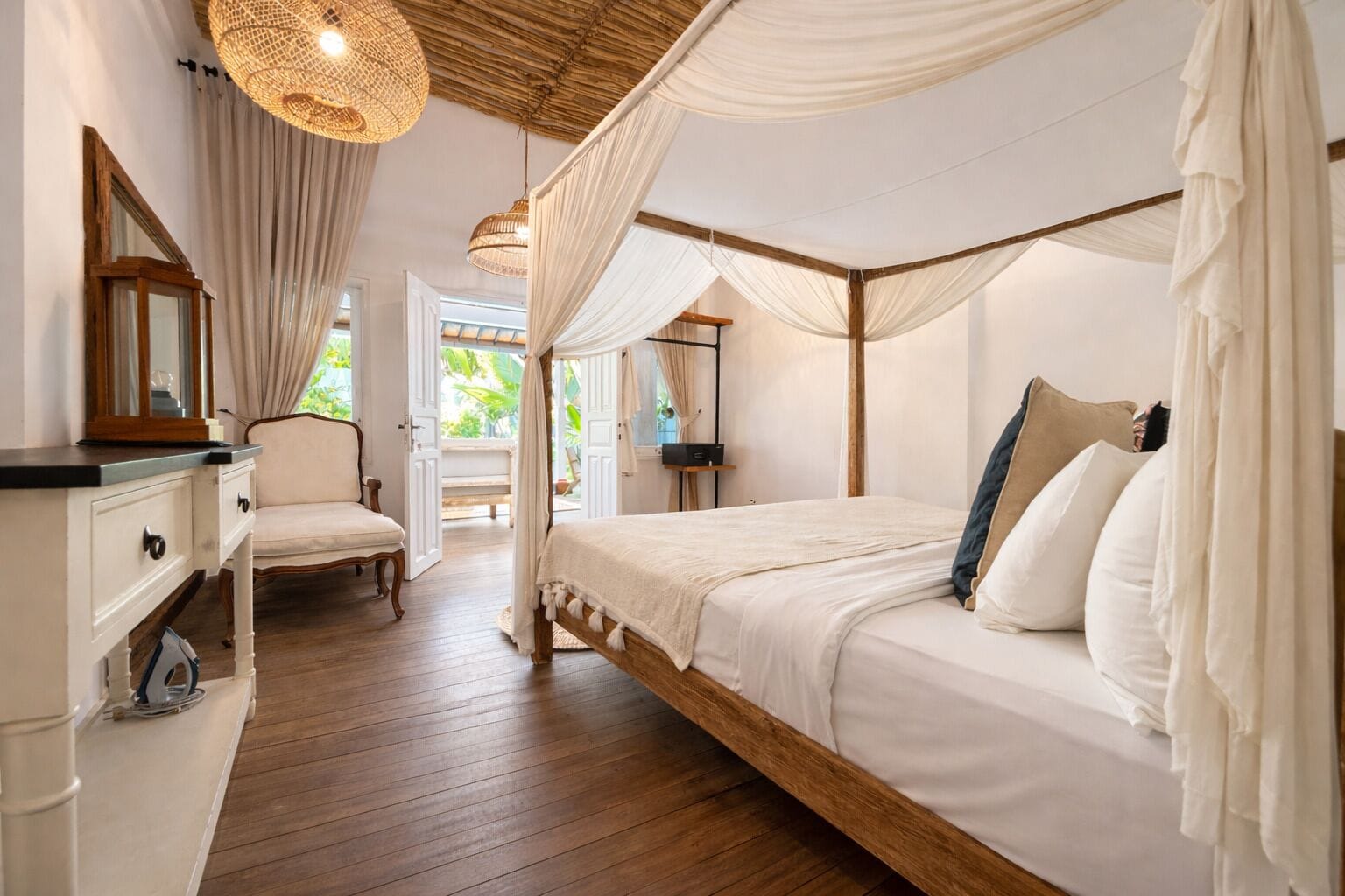 Familievilla, 3 soverom, privat basseng | 3 soverom, safe på rommet, individuelt dekorert og individuelt innredet