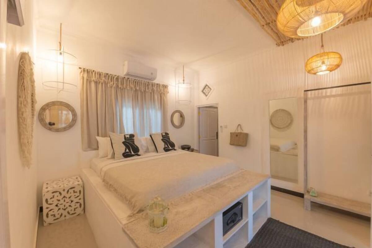 3 bedrooms, in-room safe, laptop workspace, iron/ironing board