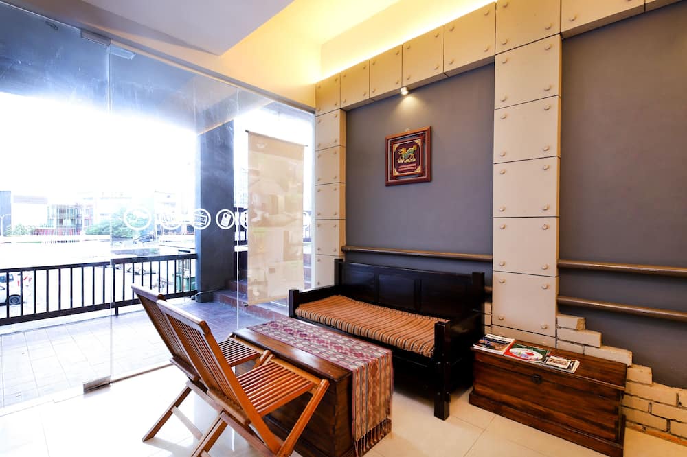 Hotel O Hills Residence