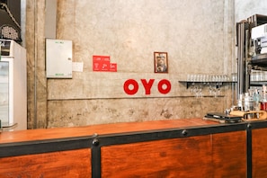 Quầy tiếp tân