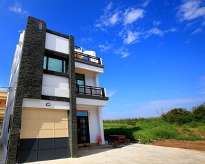 Parkir mandiri gratis