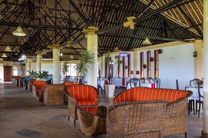 Café da manhã, almoço e jantar