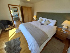 Appartement, 2 chambres, rez-de-chaussĂ©e (MacLeods View) | DĂ©cor unique, ameublement unique, rideaux dâobscurcissement