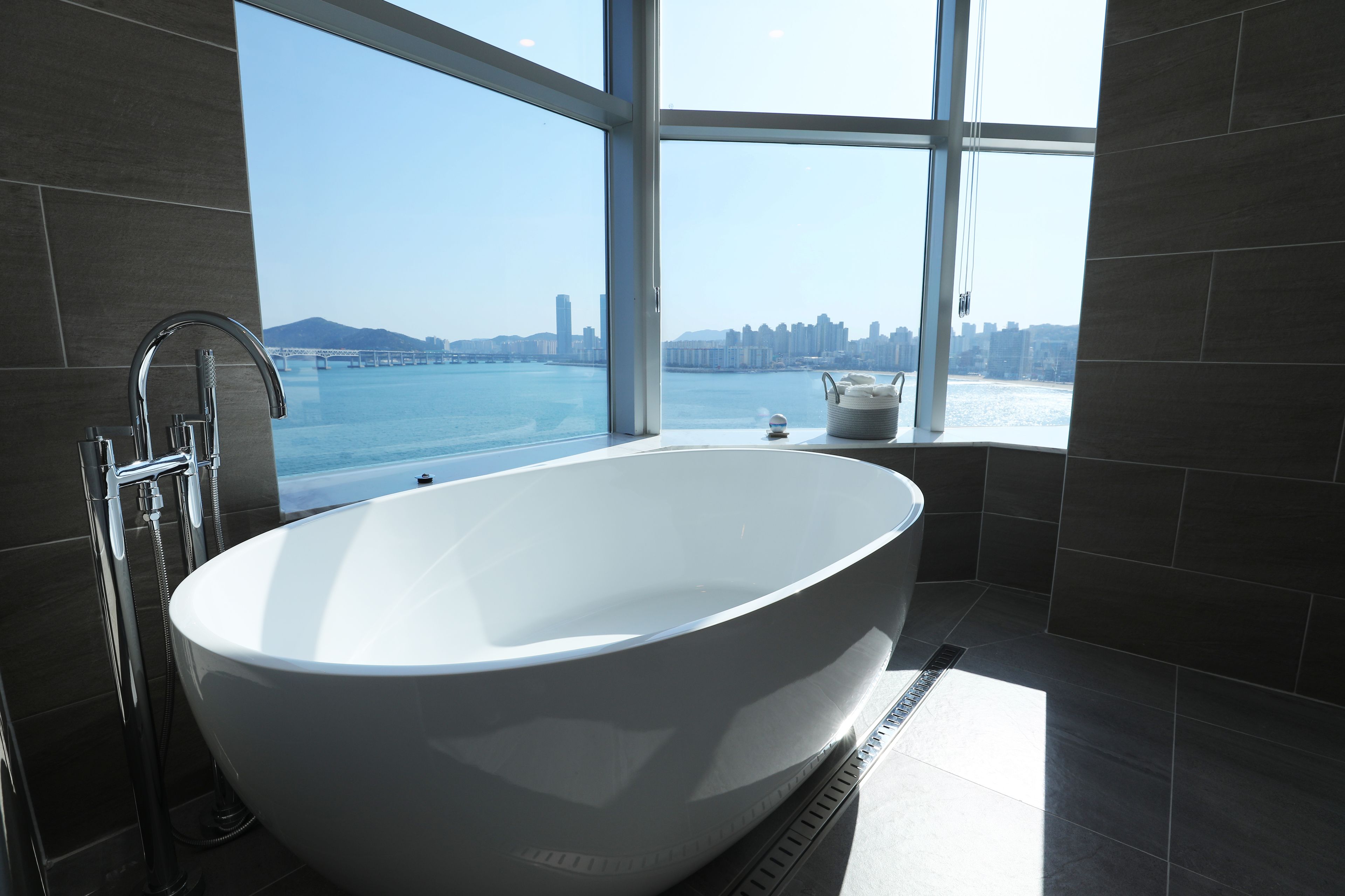 1 bedroom, premium bedding, down duvets, in-room safe