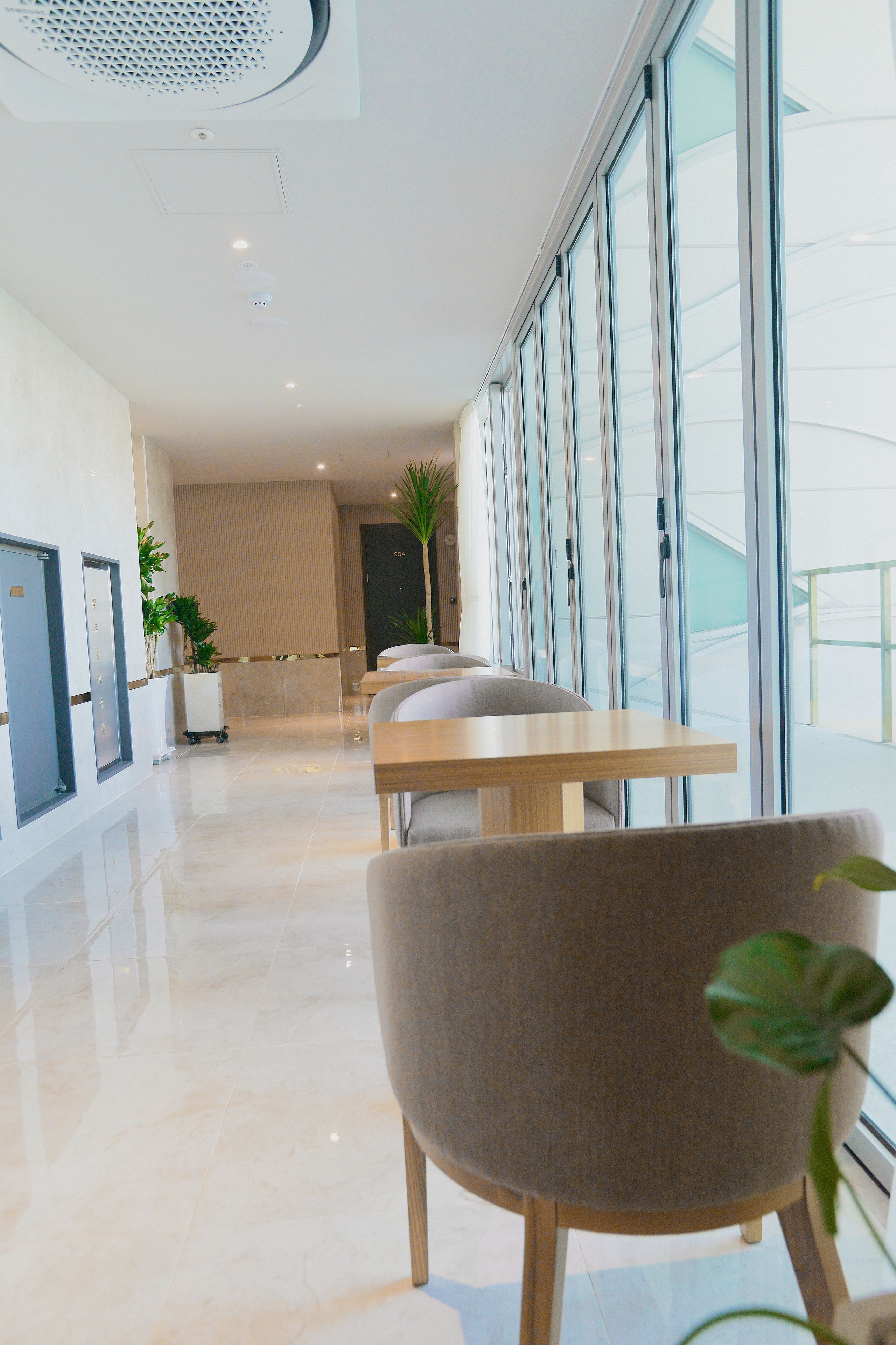 daily buffet breakfast (krw 15000 per person)